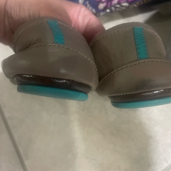 Tieks taupe size 9 - Picture 2 of 4